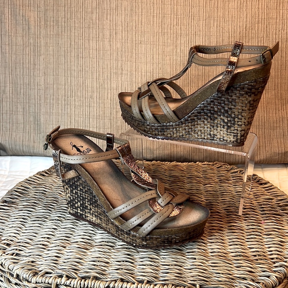Corey’s Winner Size 9 Bronze Women’s Brand New